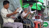 newspaper-readers-622.jpg