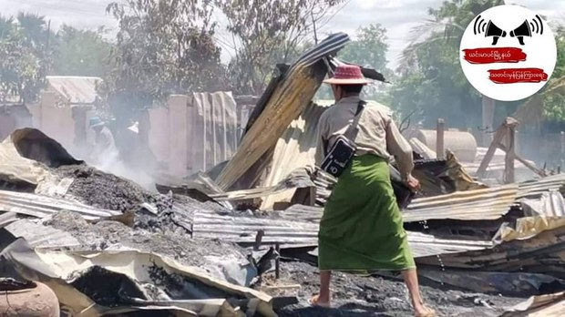 ယင်းမာပင်မြို့ လည်ငေါက်ရွာ အိမ်တစ်ရာနီးပါး မီးရှို့ခံရ ယင်းမာပင်မြို့ လည်ငေါက်ရွာ အိမ်တစ်ရာနီးပါး မီးရှို့ခံရ