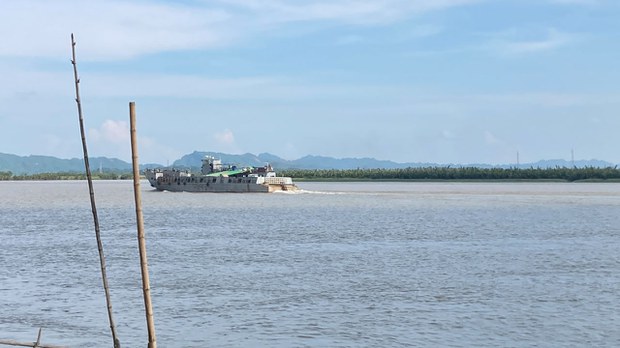 ကျောက်ဖြူရေနက်ဆိပ်ကမ်းဧရိယာထဲက စစ်ကောင်စီရေတပ်ဌာနချုပ်ကို AA တိုက်ခိုက် ကျောက်ဖြူရေနက်ဆိပ်ကမ်းဧရိယာထဲက စစ်ကောင်စီရေတပ်ဌာနချုပ်ကို AA တိုက်ခိုက်