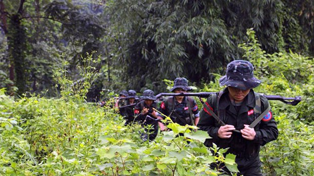 စစ်တပ်နဲ့ AA တို့ ပလက်ဝမှာ တစ်ကျော့ပြန်တိုက်ပွဲတွေဖြစ်၊ ဒေသခံတွေ ရိက္ခာပြတ်လပ်မှာ စိုးရိမ်နေ စစ်တပ်နဲ့ AA တို့ ပလက်ဝမှာ တစ်ကျော့ပြန်တိုက်ပွဲတွေဖြစ်၊ ဒေသခံတွေ ရိက္ခာပြတ်လပ်မှာ စိုးရိမ်နေ