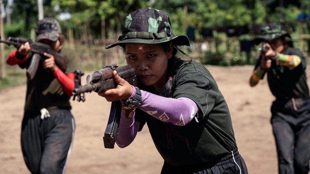 အာဏာရှင်ဆန့်ကျင်ရေး လှုပ်ရှားမှုထဲက အမျိုးသမီးတွေရဲ့ဘဝ အာဏာရှင်ဆန့်ကျင်ရေး လှုပ်ရှားမှုထဲက အမျိုးသမီးတွေရဲ့ဘဝ