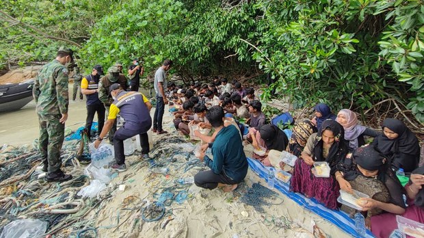 arrested-rohingya-thai.jpg arrested-rohingya-thai.jpg