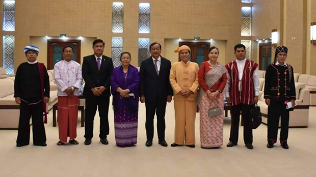 အာဆီယံ အထူးကိုယ်စားလှယ် Prak Sokhonn နှင့် တိုင်းရင်းသားလက်နက်ကိုင်အဖွဲ့တချို့ နေပြည်တော်မှာ ၂၀၂၂ ခုနှစ် ဇူလိုင်လ ၁ ရက်နေ့မှာ တွေ့ဆုံစဥ်