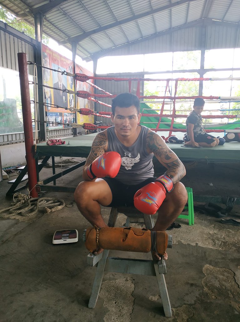 မြန်မာ့ရိုးရာလက်ဝှေ့ကျော် တူးတူး (နဂါးမာန်) ကို တွေ့ရစဉ်။ (ဓာတ်ပုံ - တူးတူး - နဂါးမာန် ဖေ့စ်ဘွတ်ခ်)