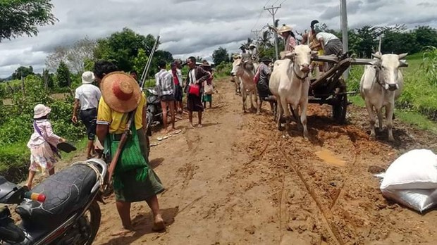 ယင်းမာပင်မြို့မှာ နေအိမ် ၂၅၀ ကျော် မီးရှို့ခံရပြီး ဒေသခံ ခုနစ်ထောင်ကျော် ထွက်ပြေးနေရ ယင်းမာပင်မြို့မှာ နေအိမ် ၂၅၀ ကျော် မီးရှို့ခံရပြီး ဒေသခံ ခုနစ်ထောင်ကျော် ထွက်ပြေးနေရ