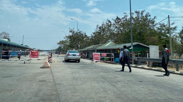 မှတ်ပုံတင်မပြနိုင်သူတွေကို ခရီးသွားလာခွင့် ပိတ်ပင်နေ