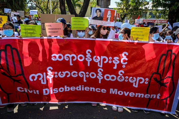 CDM ဆရာဝန်များ ပစ်မှတ်ထား ဖိနှိပ်ခံနေရ CDM ဆရာဝန်များ ပစ်မှတ်ထား ဖိနှိပ်ခံနေရ