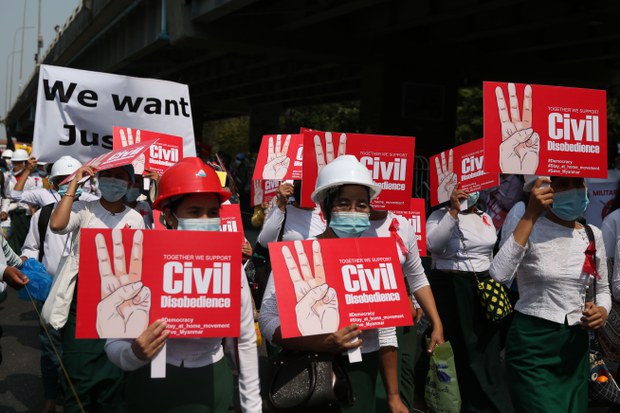 CDM ဝန်ထမ်းတွေ အလုပ်လျှောက်ဖို့ အခက်အခဲတွေ့နေ