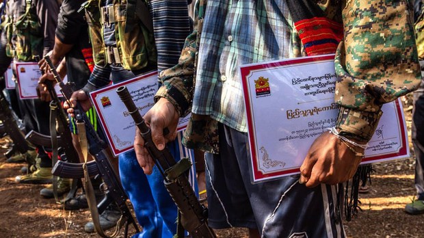 စစ်ကိုင်းတိုင်းမှာ ဝန်ထမ်းလေးရာကျော် ဘက်ပြောင်းပြီး CDM ဝင်လာ စစ်ကိုင်းတိုင်းမှာ ဝန်ထမ်းလေးရာကျော် ဘက်ပြောင်းပြီး CDM ဝင်လာ