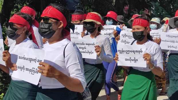 CDM ပညာရေးဝန်ထမ်း ၂၀၀ ကျော် ဖမ်းဆီးခံရ၊ ၂၄ ဦး သေဆုံး CDM ပညာရေးဝန်ထမ်း ၂၀၀ ကျော် ဖမ်းဆီးခံရ၊ ၂၄ ဦး သေဆုံး