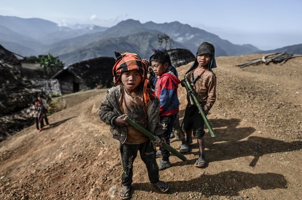 ကလေးတွေ စစ်ဘေးဒုက္ခသည်ဘဝနဲ့ စိတ်ဒဏ်ရာတွေ ခံစားနေရ