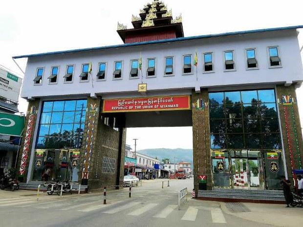 လွယ်ဂျယ် တရုတ်နယ်စပ်ဂိတ် ကုန်တင်ပို့မှု ၈၀ ရာခိုင်နှုန်းကျော်လျော့ကျ