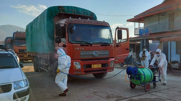 နယ်စပ်ကုန်သွယ်ရေး တရုတ်ကန့်သတ်ချက်ကြောင့် မြန်မာကုန်သည်တွေ အခက်တွေ့ နယ်စပ်ကုန်သွယ်ရေး တရုတ်ကန့်သတ်ချက်ကြောင့် မြန်မာကုန်သည်တွေ အခက်တွေ့