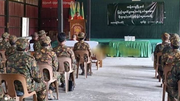 ကန့်ဘလူ ဇီးကုန်းမြို့မှာ စစ်မှုထမ်းအတွက် လူနှစ်ရာနီးပါး ဖမ်းဆီးခံရ ကန့်ဘလူ ဇီးကုန်းမြို့မှာ စစ်မှုထမ်းအတွက် လူနှစ်ရာနီးပါး ဖမ်းဆီးခံရ