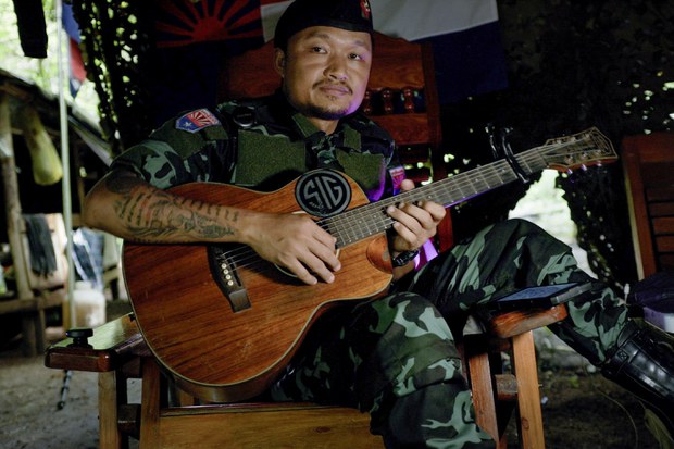 ငြိမ်းချမ်းချင်လို့ စစ်တိုက်သူ ငြိမ်းချမ်းချင်လို့ စစ်တိုက်သူ