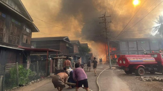 မွန်ပြည်သစ်ပါတီ (စစ်အာဏာရှင်တိုက်ဖျက်ရေး) ဒုခေါင်းဆောင်ရဲ့ဇာတိ ဓမ္မသရွာ အိမ်ရာချီမီးလောင် မွန်ပြည်သစ်ပါတီ (စစ်အာဏာရှင်တိုက်ဖျက်ရေး) ဒုခေါင်းဆောင်ရဲ့ဇာတိ ဓမ္မသရွာ အိမ်ရာချီမီးလောင်