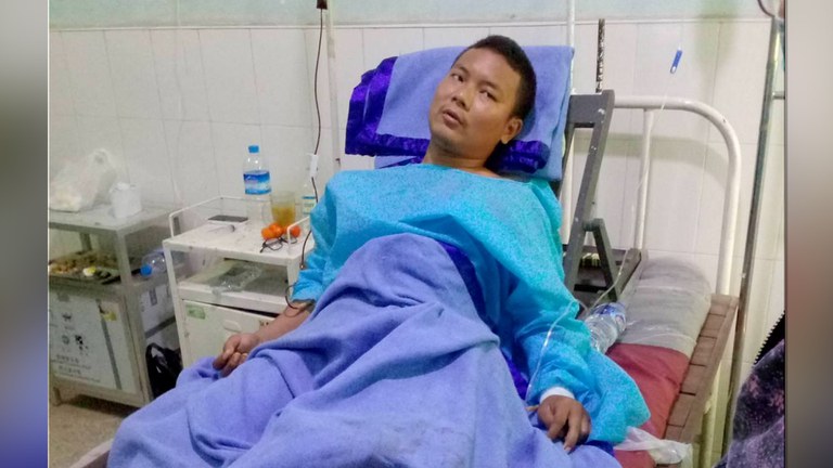 ကူကီး ချင်းတိုင်းရင်းသား ရက်ပ်သီချင်းတွေဆိုသည့် ကိုပေါင်မင်းလွန်အား တွေ့ရစဉ်။ Photo : RFA