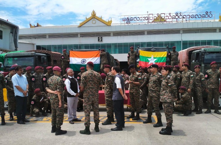 ငလျင်ဘေးကူညီကယ်ဆယ်ရေးလုပ်ပြီး ပြန်လည်ထွက်ခွာသွားသည့် အိန္ဒိယစစ်တပ်အား ၂၀၂၅ ခုနှစ် ဧပြီ ၁၅ ရက်တွင် တွေ့ရစဉ်။ (Photo : Embassy of India)