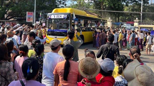 လွတ်လပ်ရေးနေ့မှာ နိုင်ငံရေးအကျဉ်းသားတွေ လွတ်မြောက်ဖို့ မျှော်လင့် လွတ်လပ်ရေးနေ့မှာ နိုင်ငံရေးအကျဉ်းသားတွေ လွတ်မြောက်ဖို့ မျှော်လင့်