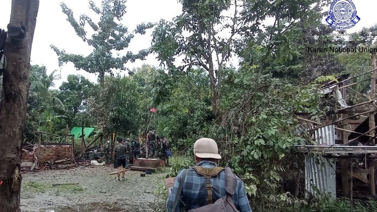 ပဲခူးတိုင်း ညောင်လေးပင်ခရိုင် မုန်းမြို့မှ သစ်ချဆိပ်စခန်းအား ၂၀၂၃ ခုနှစ် စက်တင်ဘာလ ၂ ရက်နေ့က တွေ့ရစဉ်။ (Photo: 𝗞𝗮𝗿𝗲𝗻 𝗡𝗮𝘁𝗶𝗼𝗻𝗮𝗹 𝗨𝗻𝗶𝗼𝗻)