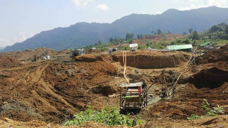 ကချင်ပြည်နယ် မိုးညှင်းမြို့နယ် အင်းတော်ကြီး ဒေသတွင် ရွှေတူးဖော်နေမှုအား ၂၀၂၂ ခုနှစ် ဇူလိုင်လ ၇ ရက်နေ့က တွေ့ရစဥ်။ (Citizen Photo)