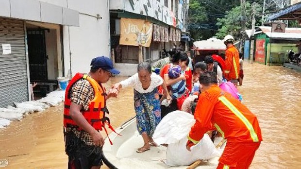 ပြည်နဲ့တိုင်းအချို့မှာ မိုးများပြီးရေကြီးတာကြောင့် အရေးပေါ်ကယ်ဆယ်ရေးတွေ လုပ်နေရ ပြည်နဲ့တိုင်းအချို့မှာ မိုးများပြီးရေကြီးတာကြောင့် အရေးပေါ်ကယ်ဆယ်ရေးတွေ လုပ်နေရ