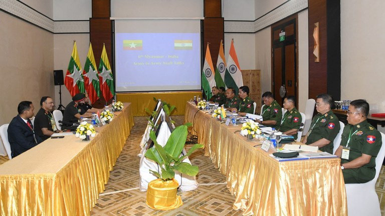မြန်မာ-အိန္ဒိယ 6th Army to Army Staff Talks အစည်းအဝေးအား ၂၀၂၄ ခုနှစ် ဇွန် ၁၁ ရက်တွင် နေပြည်တော်ရှိ Park Royal Hotel မှာ ပြုလုပ်နေစဉ်။ (Photo: Myanmar Military)