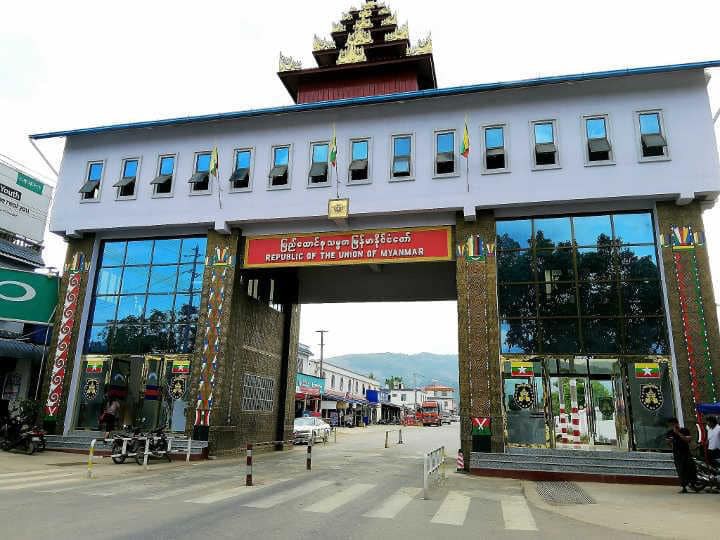 တရုတ် - မြန်မာ လွယ်ဂျယ် - လားရင်းနယ်စပ်ဂိတ်အား တွေ့ရစဉ်။ (Chinese Embassy in Myanmar Photo)