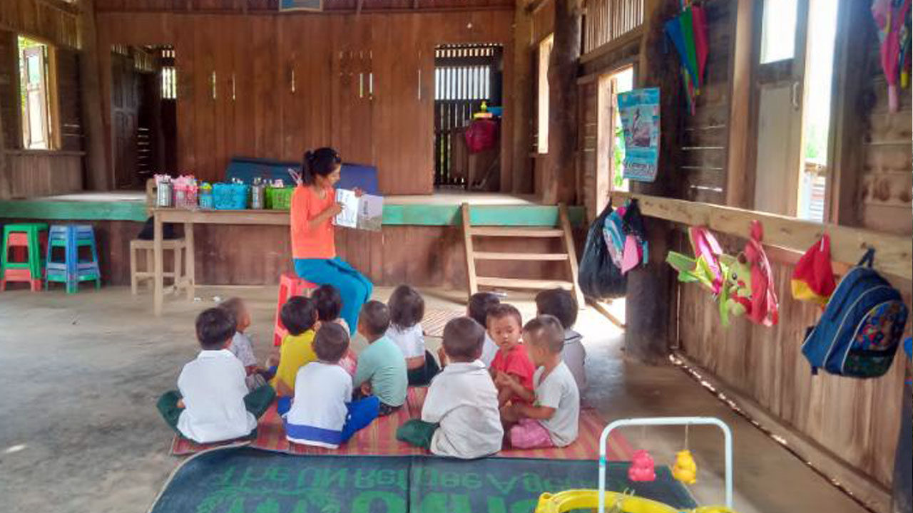 ကချင်ပြည်နယ်၊ မံစီမြို့နယ်၊ မိုင်းခေါင်စစ်ဘေးဒုက္ခသည်စခန်းမှ နေရပ်ပြန်လာခဲ့ကြသည့် စစ်ဘေးဒုက္ခသည် ကလေးငယ်များအား ၂၀၂၃ ခုနှစ်၊ ဇွန်လအတွင်းက တွေ့ရစဉ်။ (Photo: Citizen Journalist)