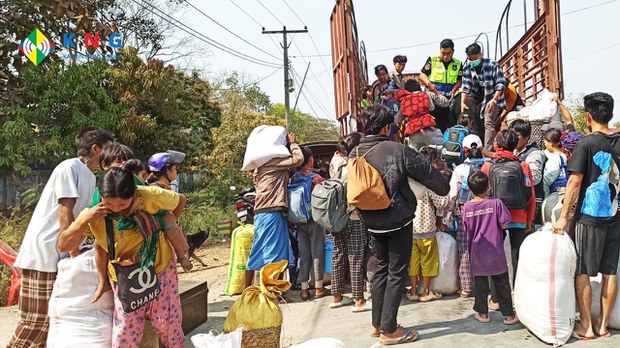 ကချင် စစ်ဘေးဒုက္ခသည် နှစ်သောင်းကျော် တိုးလာ ကချင် စစ်ဘေးဒုက္ခသည် နှစ်သောင်းကျော် တိုးလာ