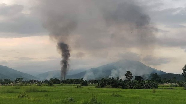 ကလေးမြို့နယ်၊ စက္ကန့်ရွာမှာ တိုက်ပွဲဖြစ်ပြီး နေအိမ်တွေမီးရှို့ခံရ ကလေးမြို့နယ်၊ စက္ကန့်ရွာမှာ တိုက်ပွဲဖြစ်ပြီး နေအိမ်တွေမီးရှို့ခံရ