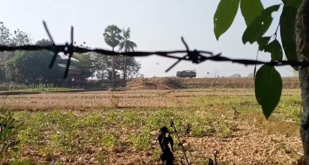 ကရင်ပြည်နယ် ကော့ကရိတ်-မြဝတီ ဒေါနတောင်တစ်လျှောက် စစ်ကောင်စီ အင်အားဖြည့် ကရင်ပြည်နယ် ကော့ကရိတ်-မြဝတီ ဒေါနတောင်တစ်လျှောက် စစ်ကောင်စီ အင်အားဖြည့်