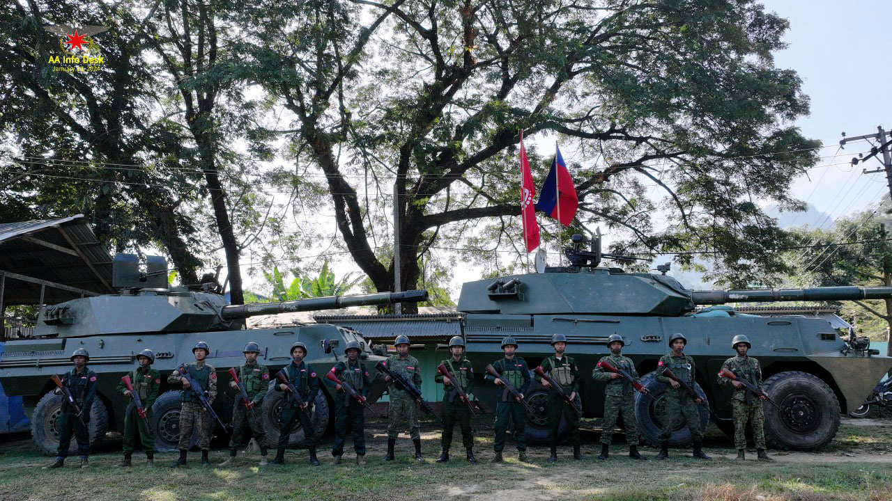 ချင်းပြည်နယ်၊ ပလက်ဝမြို့နယ်ရှိ စစ်ကောင်စီတပ်စခန်းတစ်ခုကို ရက္ခိုင့်တပ်တော် (AA) မှ သိမ်းပိုက်ပြီးနောက် ၂၀၂၄ ခုနှစ်၊ ဇန်နဝါရီလ ၁၈ ရက်နေ့တွင် AA မှ ထုတ်ပြန်သည်ကို တွေ့ရစဉ်။ (Photo: AA Info Desk)
