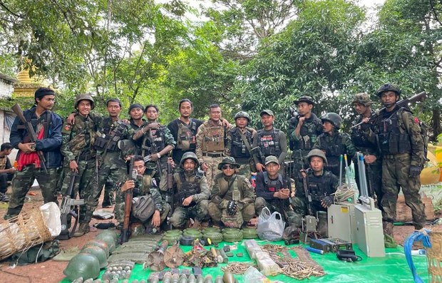 စစ်တပ်က ထပ်ပြီးတပ်မစွဲရင် လက်ခတ်တောင် ပြန်ရုပ်သိမ်းပေးမယ်လို့ KNLA ပြော စစ်တပ်က ထပ်ပြီးတပ်မစွဲရင် လက်ခတ်တောင် ပြန်ရုပ်သိမ်းပေးမယ်လို့ KNLA ပြော