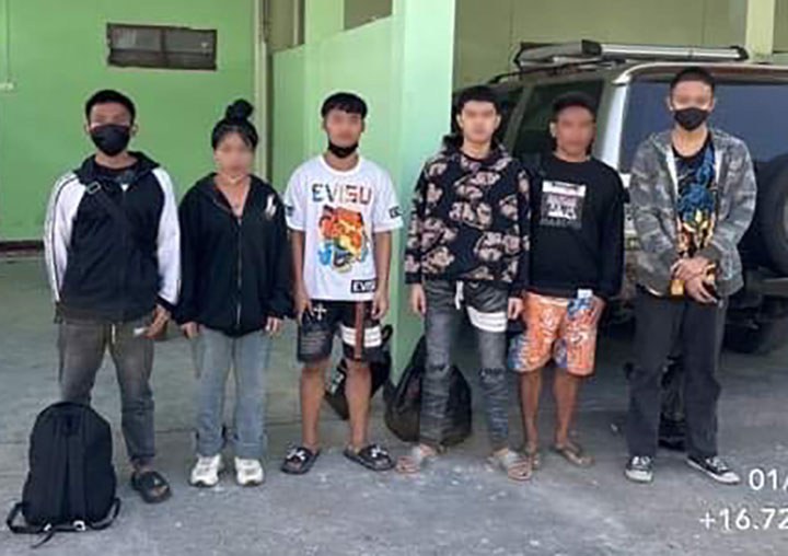 လူကုန်ကူးခံရပြီးနောက် ပြန်လည်လွတ်မြောက်လာသည့် လာအိုလူငယ်များ။ (Photo provided to RFA)