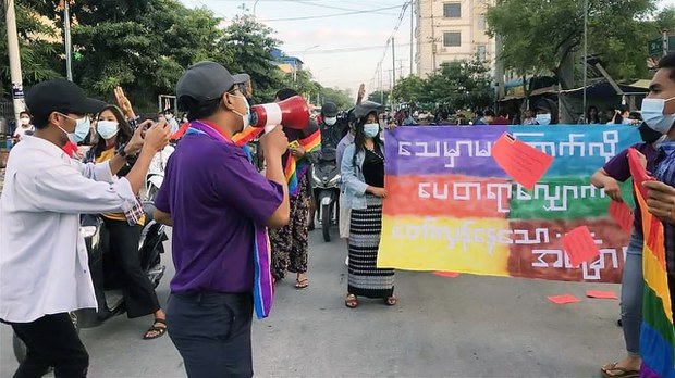 lgbt-protest-mdy.jpg lgbt-protest-mdy.jpg