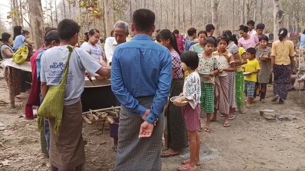 စစ်အုပ်ချုပ်ရေးကြေညာထားတဲ့ မကွေးတိုင်း ငါးမြို့နယ်က ဒေသခံတွေ အခက်အခဲဖြစ်နေ စစ်အုပ်ချုပ်ရေးကြေညာထားတဲ့ မကွေးတိုင်း ငါးမြို့နယ်က ဒေသခံတွေ အခက်အခဲဖြစ်နေ