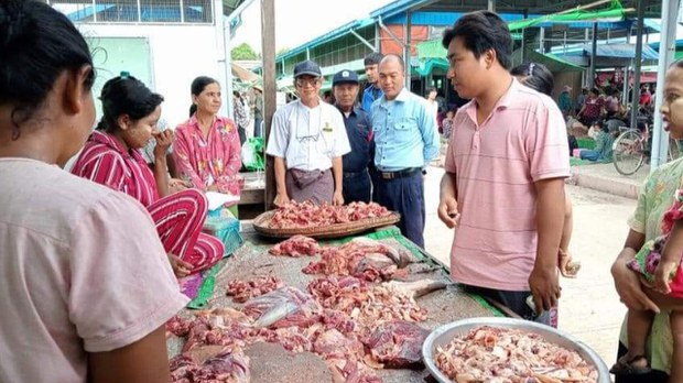 သားငါးစျေးနှုန်းတွေကျဖို့ ဖိအားပေးနည်းသုံးပြီး စစ်ကောင်စီ ကြိုးစား သားငါးစျေးနှုန်းတွေကျဖို့ ဖိအားပေးနည်းသုံးပြီး စစ်ကောင်စီ ကြိုးစား
