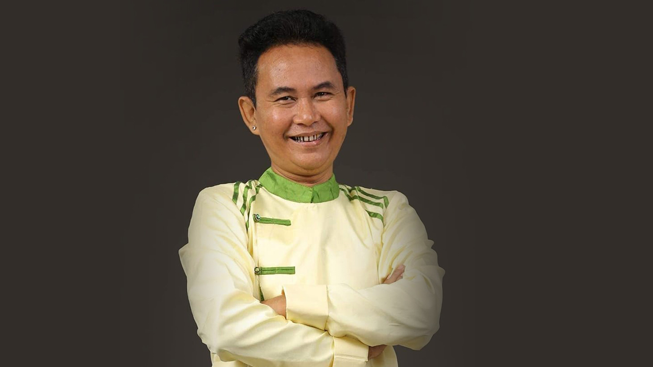 အဖမ်းခံရသည့် ဟာသသရုပ်ဆောင် ဦးကောင်းကျော်ကို တွေ့ရစဥ်
