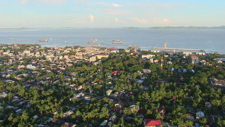 ရခိုင်ပြည်နယ် စစ်တွေမြို့ကို ၂၀၁၇ ခုနှစ်၊ အောက်တိုဘာလ ၁၆ ရက်နေ့က ဝေဟင်ကနေတစ်ဆင့် တွေ့ရစဥ်။ (Photo: RFA)