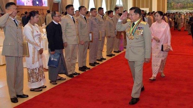 ပြည်တွင်းစစ်အတွင်း စစ်ခေါင်းဆောင်ရဲ့ဆုတံဆိပ်များ ပြည်တွင်းစစ်အတွင်း စစ်ခေါင်းဆောင်ရဲ့ဆုတံဆိပ်များ