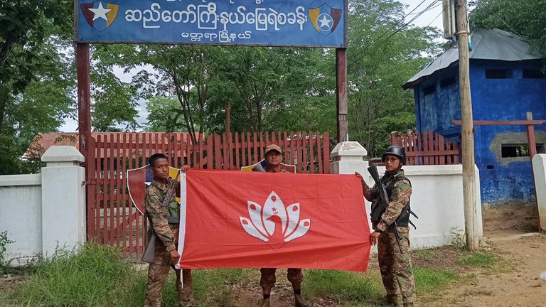ပြည်သူ့ကာကွယ်ရေးတပ်မတော် (မန္တလေး) မှ တပ်ဖွဲ့ဝင်တချို့အား ၂၀၂၄ ခုနှစ်၊ ဇူလိုင်လ ၂ ရက်နေ့က တွေ့ရစဉ်။ (ပြည်သူ့ကာကွယ်ရေးတပ်မတော် (မန္တလေး) ဓာတ်ပုံ)