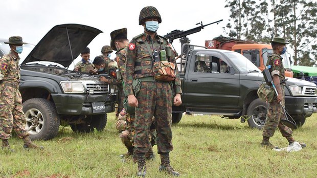 army-shan.jpg army-shan.jpg