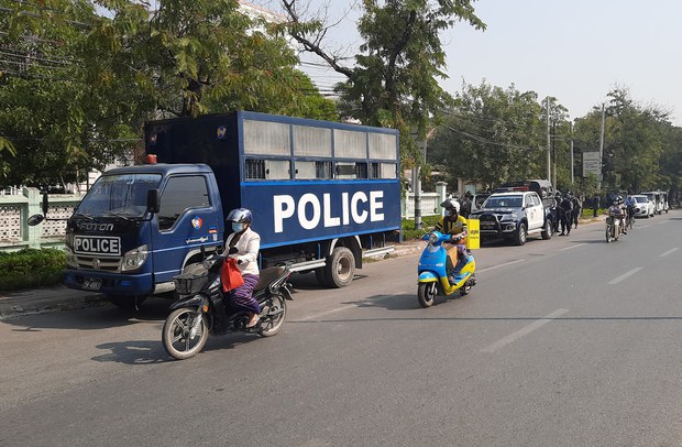 ဆိုင်ကယ်စီးမှုအပေါ် ကန့်သတ်မိန့်ကြောင့် ပစ်သတ်ခံရသူတွေရှိလာ