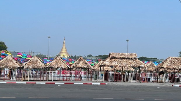 စစ်ကောင်စီပြင်ဆင်နေတဲ့ သင်္ကြန်မဏ္ဍပ်နေရာခြောက်ခု ဗုံးခွဲခံရ စစ်ကောင်စီပြင်ဆင်နေတဲ့ သင်္ကြန်မဏ္ဍပ်နေရာခြောက်ခု ဗုံးခွဲခံရ