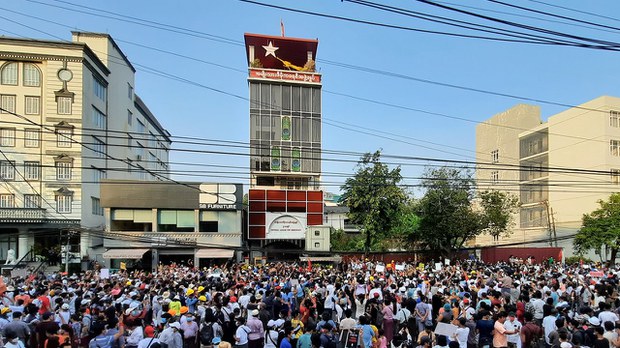အာဏာတည်မြဲရေးအတွက် NLD ကို အသုံးချဖို့ စစ်ကောင်စီကြိုးပမ်းနေဟု ဝေဖန်သူတွေပြောကြား အာဏာတည်မြဲရေးအတွက် NLD ကို အသုံးချဖို့ စစ်ကောင်စီကြိုးပမ်းနေဟု ဝေဖန်သူတွေပြောကြား