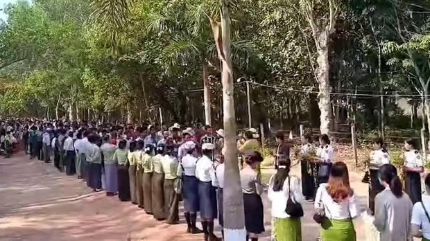 စစ်မှုထမ်းဥပဒေကြောင့် လူငယ်တစ်သိန်းထက်မနည်း နေရပ်စွန့်ခွာ ထွက်ပြေးဖို့ ကြိုးစား စစ်မှုထမ်းဥပဒေကြောင့် လူငယ်တစ်သိန်းထက်မနည်း နေရပ်စွန့်ခွာ ထွက်ပြေးဖို့ ကြိုးစား