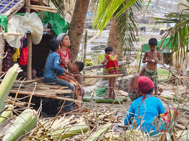 မိုခါမုန်တိုင်းကြောင့် ရိုဟင်ဂျာရှစ်ဦးသေဆုံးခဲ့တဲ့ သဲချောင်းအုန်းတောရွာ မိုခါမုန်တိုင်းကြောင့် ရိုဟင်ဂျာရှစ်ဦးသေဆုံးခဲ့တဲ့ သဲချောင်းအုန်းတောရွာ