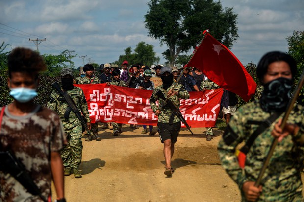 စစ်ကောင်စီကို တော်လှန်နေတဲ့အဖွဲ့တွေ ပူးပေါင်းဆောင်ရွက်ဖို့ အရေးကြီးကြောင်း ကျွမ်းကျင်သူတွေသုံးသပ် စစ်ကောင်စီကို တော်လှန်နေတဲ့အဖွဲ့တွေ ပူးပေါင်းဆောင်ရွက်ဖို့ အရေးကြီးကြောင်း ကျွမ်းကျင်သူတွေသုံးသပ်