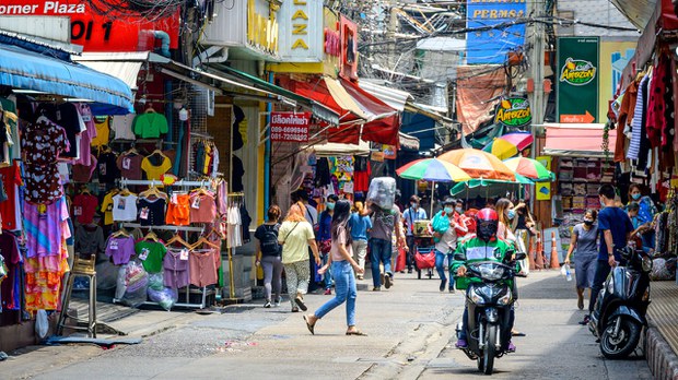 ထိုင်းမှာ အလုပ်သမားဥပဒေနဲ့မညီဘဲအလုပ်လုပ်ရတဲ့ မြန်မာတွေ အခက်အခဲဖြစ် ထိုင်းမှာ အလုပ်သမားဥပဒေနဲ့မညီဘဲအလုပ်လုပ်ရတဲ့ မြန်မာတွေ အခက်အခဲဖြစ်